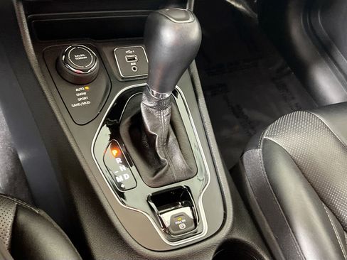 Used 2023 Jeep Cherokee Altitude Lux w/ Lux Elite Package image 17