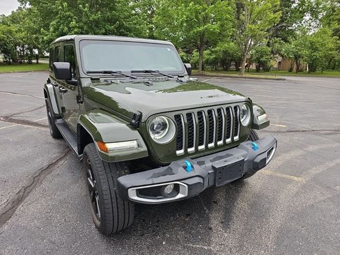 Used 2023 Jeep Wrangler Unlimited Sahara w/ Cold Weather Group AWD/4WD image 8