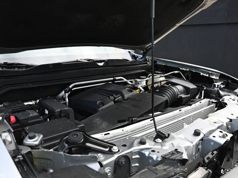 Used 2025 Chevrolet Colorado W/T image 16