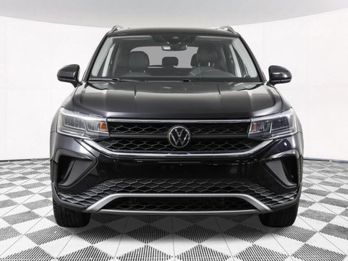 Used 2023 Volkswagen Taos SE w/ Panoramic Sunroof Package AWD/4WD image 10