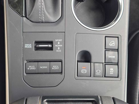 Used 2026 Toyota Highlander XLE AWD/4WD image 37