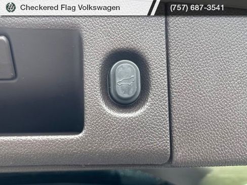 Used 2015 GMC Yukon Denali w/ Premium Package AWD/4WD image 33