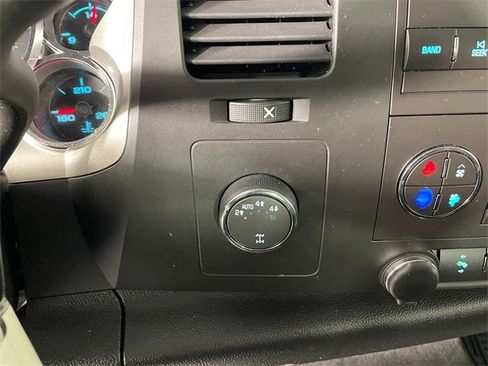 Used 2011 GMC Sierra 1500 SLE w/ Power Tech Package image 9