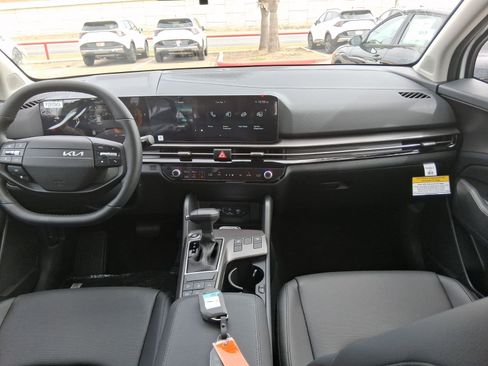 New 2026 Kia Sportage EX FWD image 10