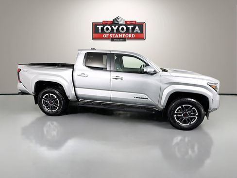 Used 2024 Toyota Tacoma TRD Sport w/ TRD Sport Premium Package image 8
