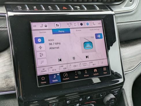 Certified 2022 Jeep Grand Cherokee Overland w/ Luxury Tech Group IV image 20