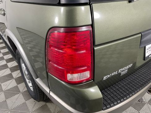 Used 2002 Ford Explorer XLT AWD/4WD image 18