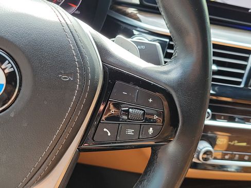 Used 2021 BMW 540i w/ Premium Package RWD image 25
