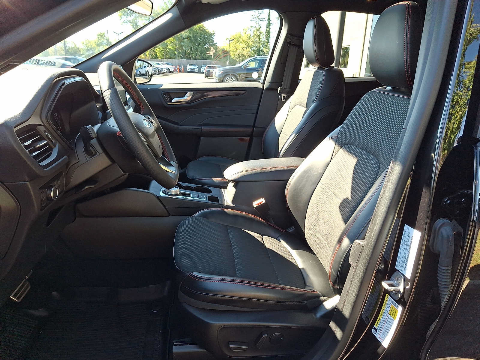 Used 2023 Ford Escape ST-Line w/ Tech Pack #1 AWD/4WD image 11