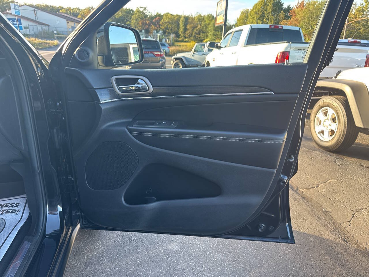 Used 2014 Jeep Grand Cherokee Limited AWD/4WD image 26
