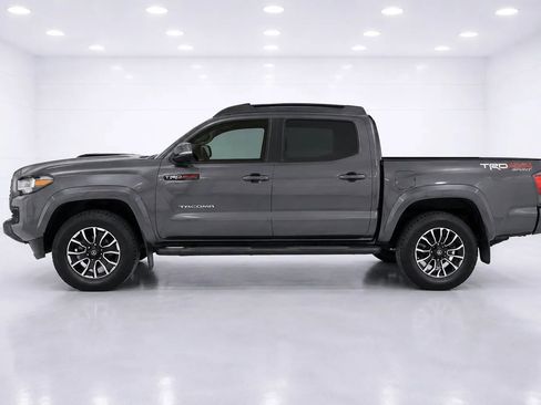 Used 2021 Toyota Tacoma TRD Sport w/ TRD Premium Sport Package AWD/4WD image 2