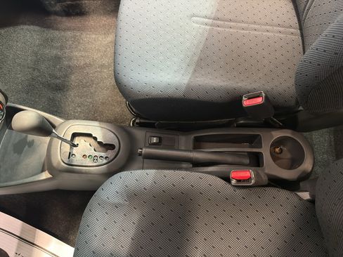 Used 2011 Toyota Yaris 4-Door Hatchback w/ Convenience Pkg FWD image 20