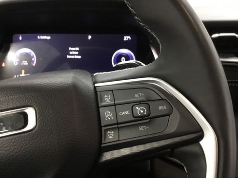 Used 2023 Jeep Grand Cherokee Altitude image 43