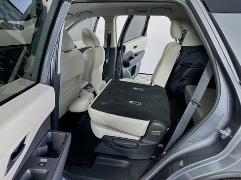 Used 2023 Nissan Pathfinder SV image 30