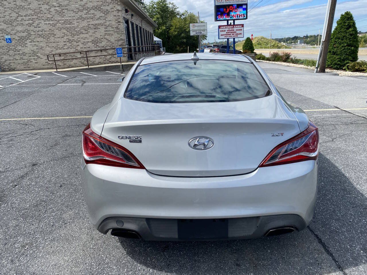Used 2013 Hyundai Genesis 2.0T RWD image 6