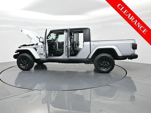 Used 2023 Jeep Gladiator Willys image 44