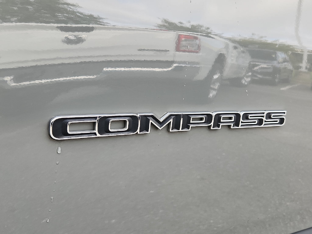 Certified 2024 Jeep Compass Latitude AWD/4WD image 30