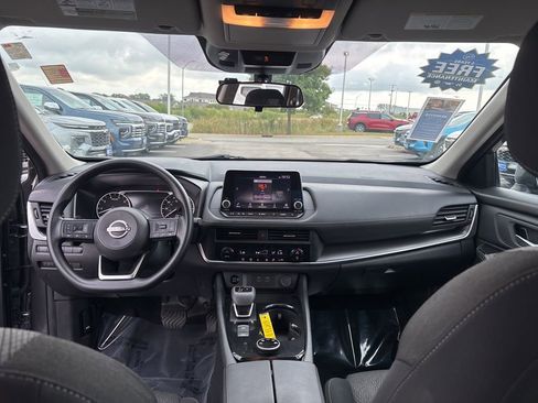 Used 2024 Nissan Rogue SV image 41