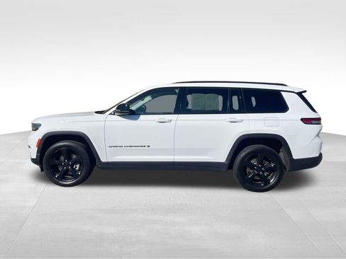 Used 2022 Jeep Grand Cherokee L Limited w/ Black Appearance Package AWD/4WD image 7