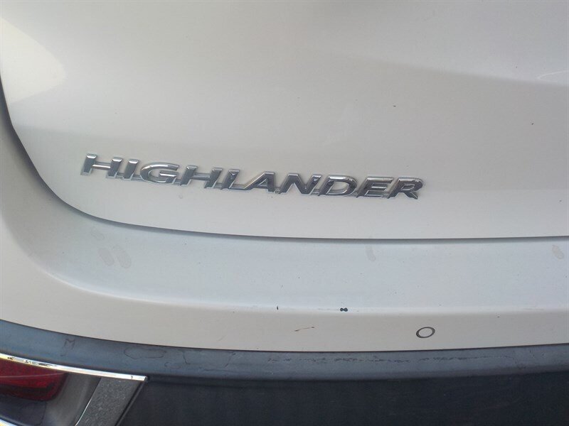 Used 2018 Toyota Highlander Limited AWD/4WD image 37