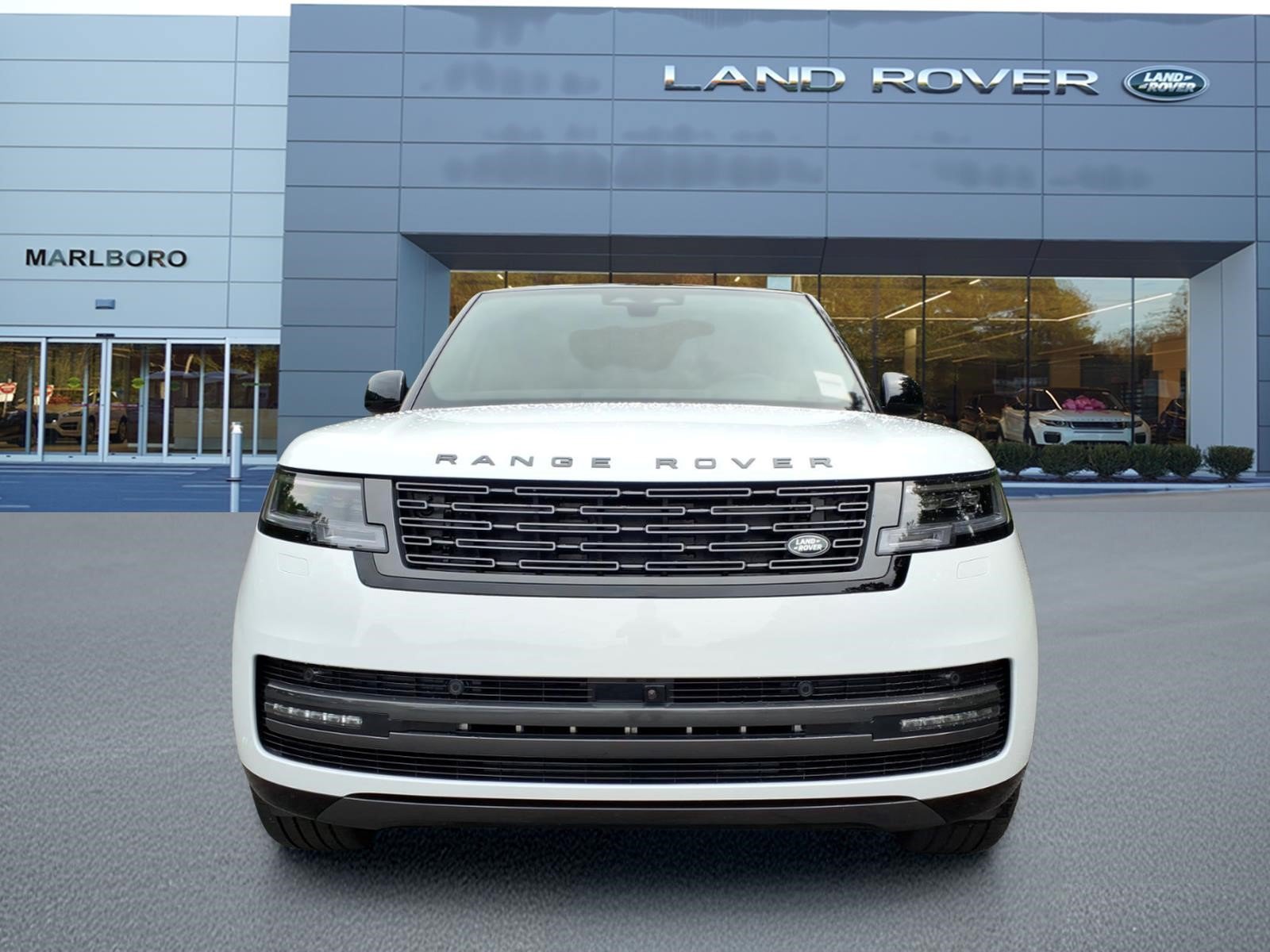 New 2027 Land Rover Range Rover Long Wheelbase SE AWD/4WD image 8