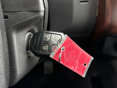 Used 2012 Ford F250 Lariat w/ Chrome Pkg image 24