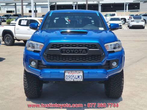 Used 2017 Toyota Tacoma TRD Sport RWD image 8