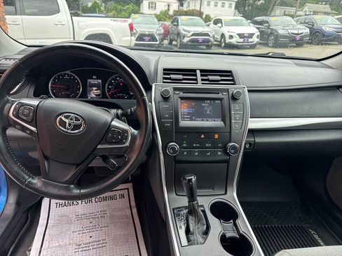 Used 2017 Toyota Camry SE w/ Moonroof Package FWD image 22