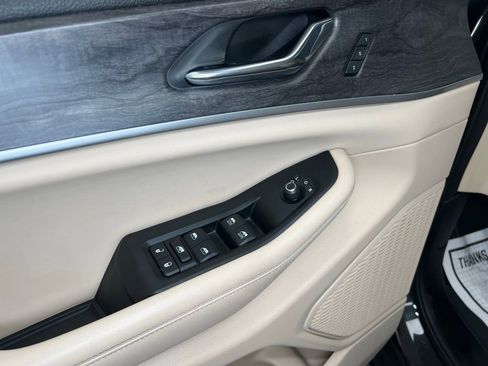 Used 2024 Jeep Grand Cherokee L Limited image 17