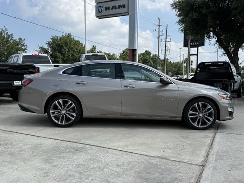 Used 2024 Chevrolet Malibu LT FWD image 3