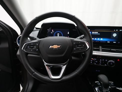 Used 2024 Chevrolet Trax LT w/ Driver Confidence Package FWD image 4