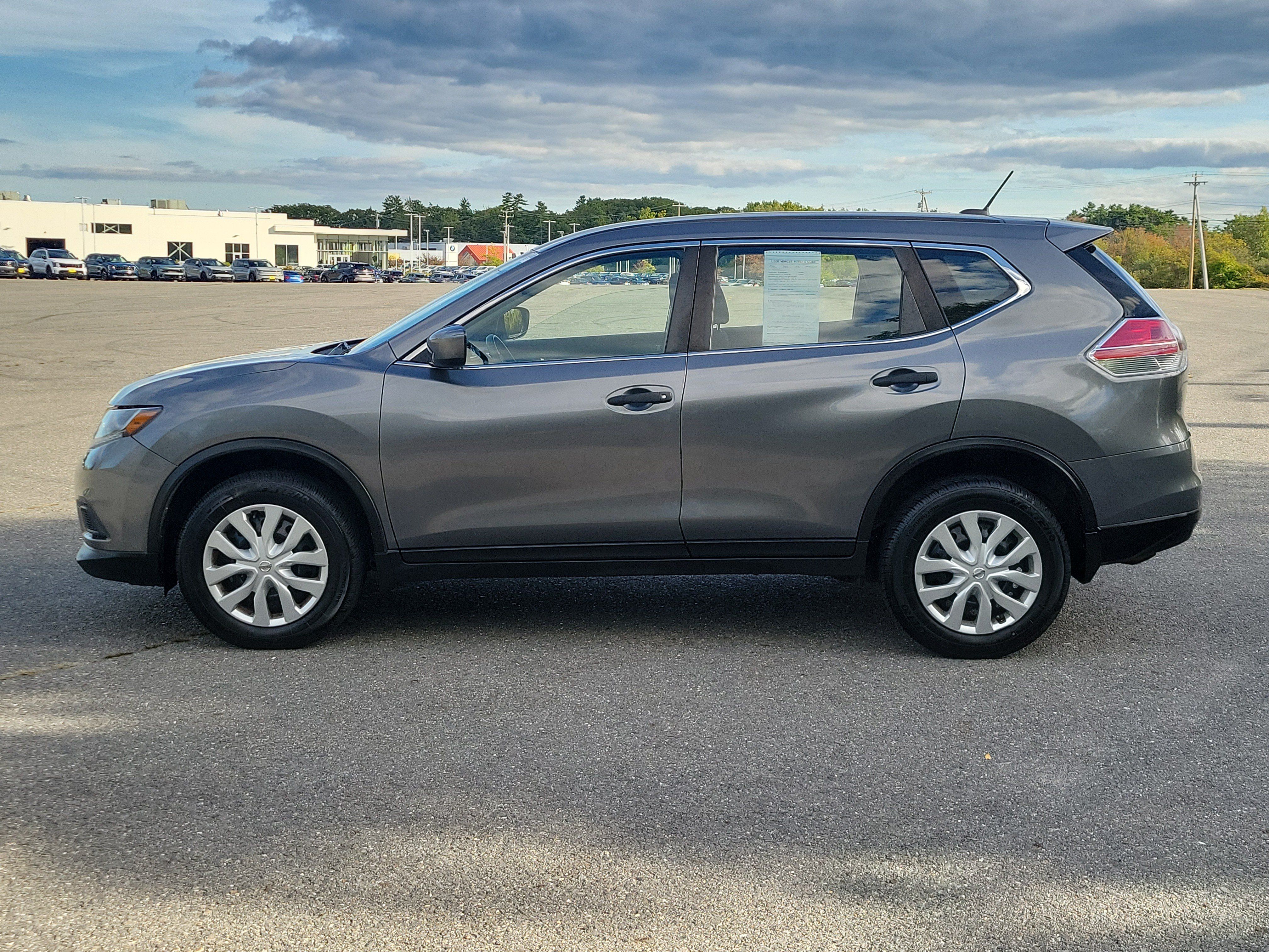 Used 2016 Nissan Rogue S AWD/4WD image 8