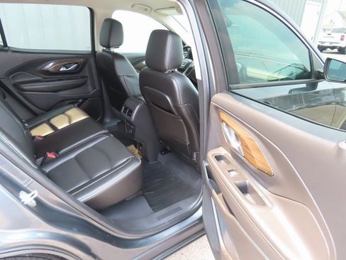 Used 2019 GMC Terrain Denali w/ Advanced Safety Package image 28