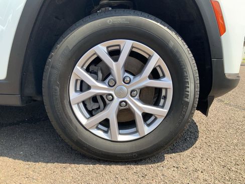 Used 2022 Jeep Grand Cherokee L Limited image 9