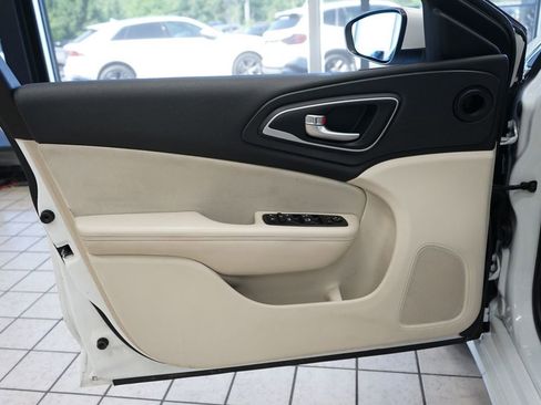 Used 2015 Chrysler 200 Limited w/ Convenience Group FWD image 21