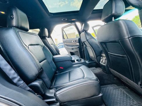 Used 2016 Ford Explorer Limited w/ Equipment Group 301A FWD image 23