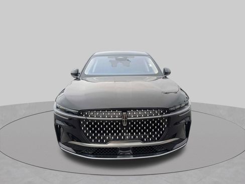 Used 2025 Lincoln Nautilus Premier AWD/4WD image 9
