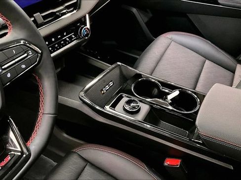 Used 2025 Chevrolet Equinox RS image 18