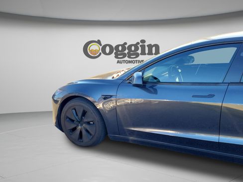 Used 2025 Tesla Model 3 Long Range image 17