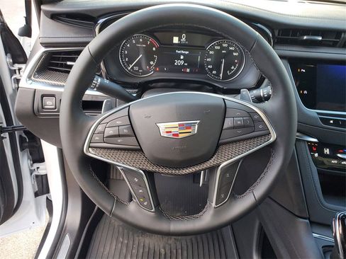 New 2025 Cadillac XT5 Sportv w/ LPO, Floor Liner Package image 14