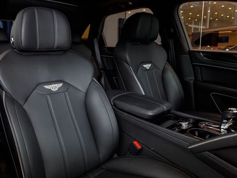 Used 2023 Bentley Bentayga AWD/4WD image 18