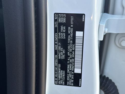 Used 2022 Volvo XC60 T8 Inscription Expression image 29