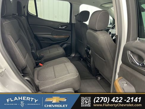 Used 2018 GMC Acadia SLE image 13