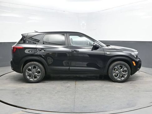 Used 2024 Kia Seltos LX AWD/4WD image 8