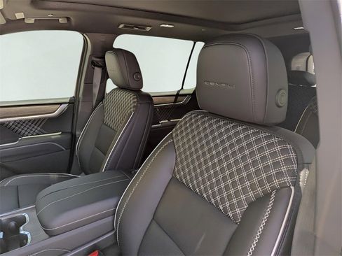New 2026 GMC Acadia Denali w/ Super Cruise Package image 10