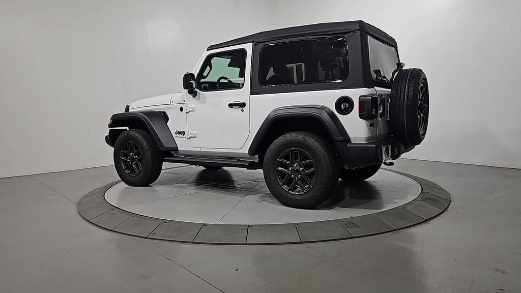 Used 2025 Jeep Wrangler Sport AWD/4WD image 3
