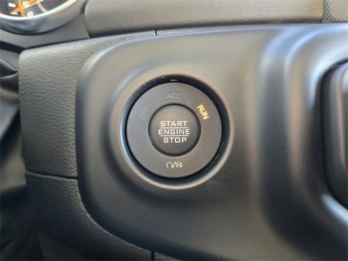 Used 2022 Jeep Wrangler Unlimited Sahara image 27