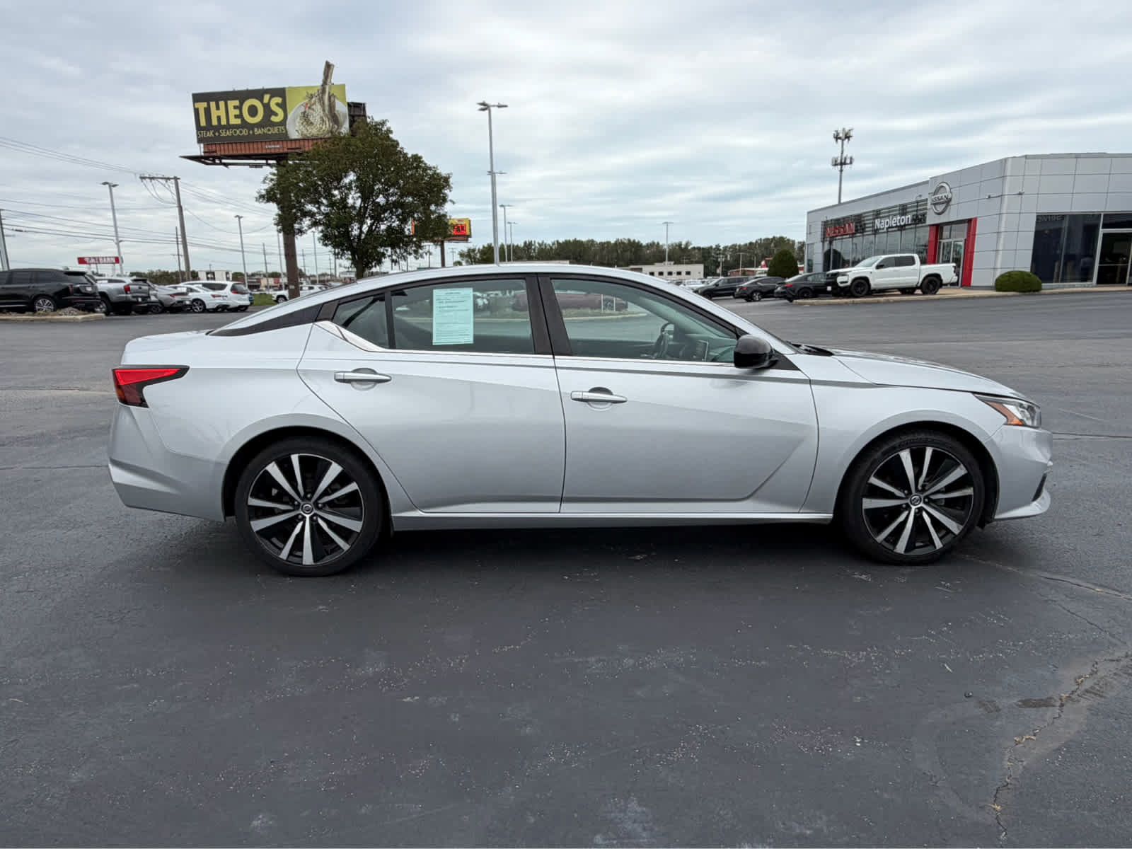 Used 2021 Nissan Altima 2.5 SR FWD image 9