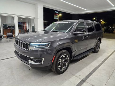 Used 2023 Jeep Wagoneer L Series III w/ Preferred Equipment Group image 2
