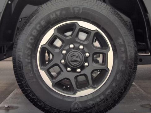Used 2025 RAM 2500 Laramie w/ Towing Technology Group AWD/4WD image 5